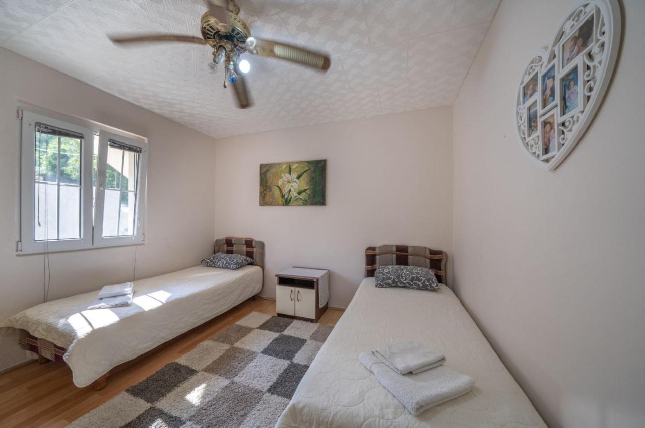 Apartments Zeko Donji Morinj Exterior foto